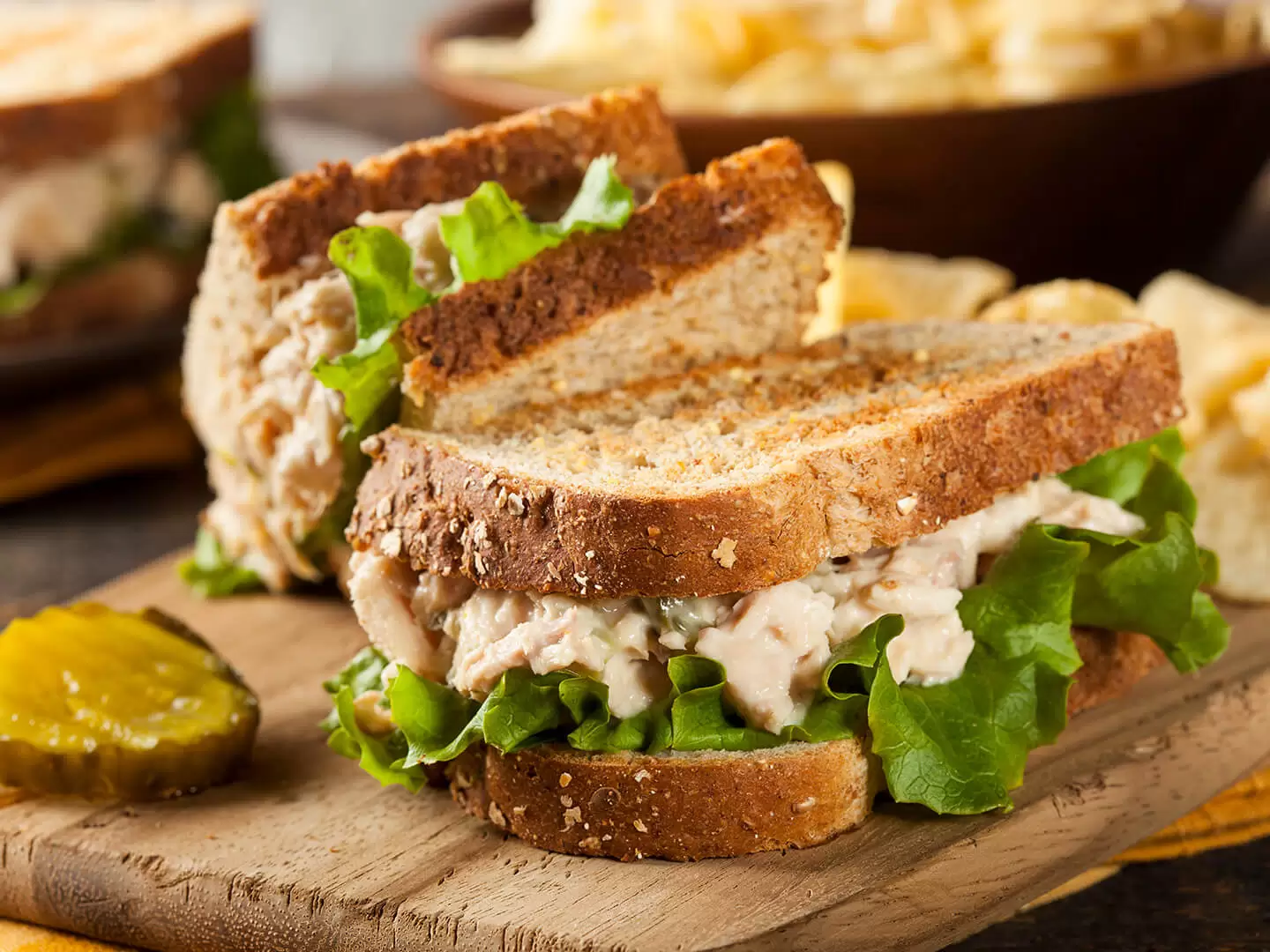 Sandwich de atún y brotes - Canola Life